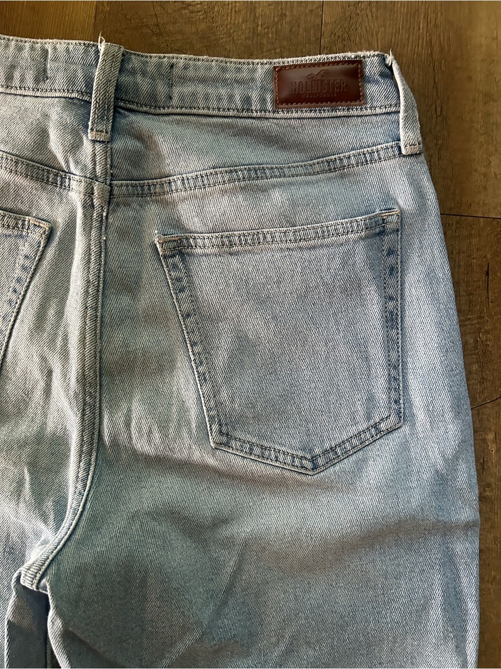 Hollister Ultra High Rise Vintage Straight Jeans Light Wash W28 L29 - Picture 13 of 15